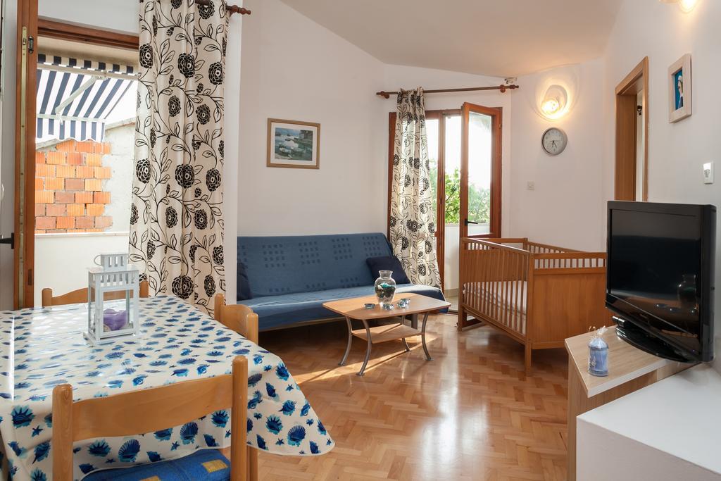 Appartamento Kornelija 2 Podgora Camera foto