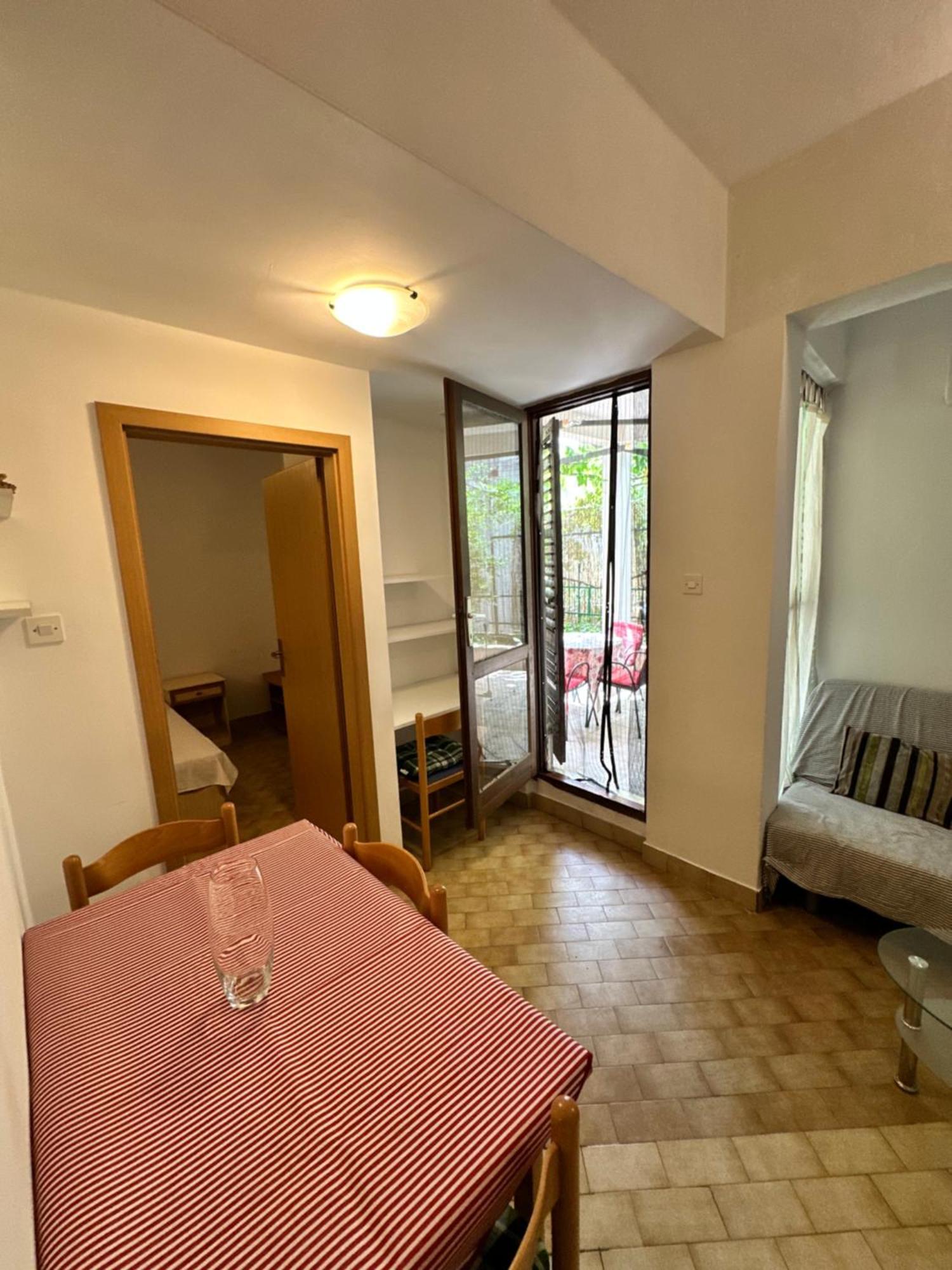 Appartamento Kornelija 2 Podgora Esterno foto