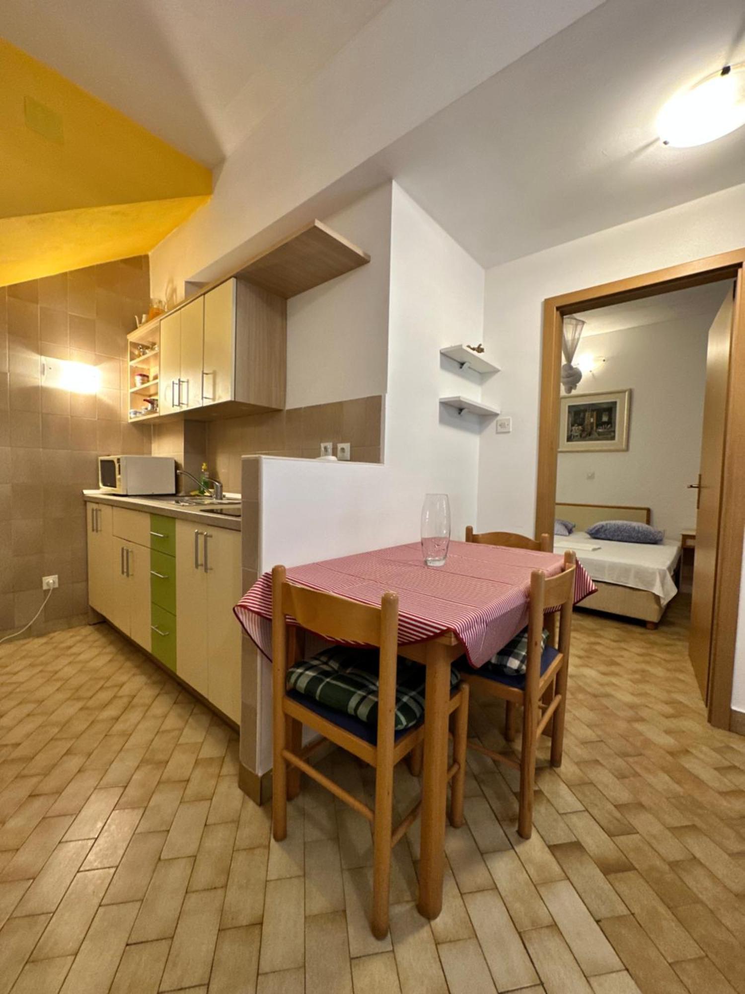 Appartamento Kornelija 2 Podgora Esterno foto